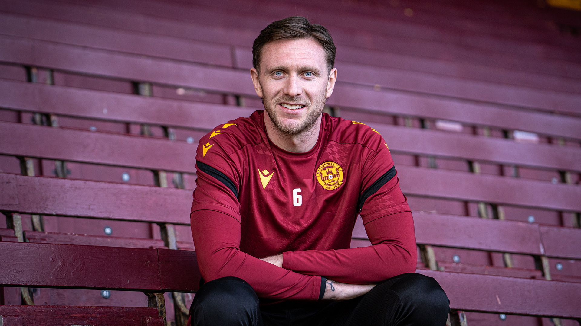 Jordan McGhee ahead of Ross County