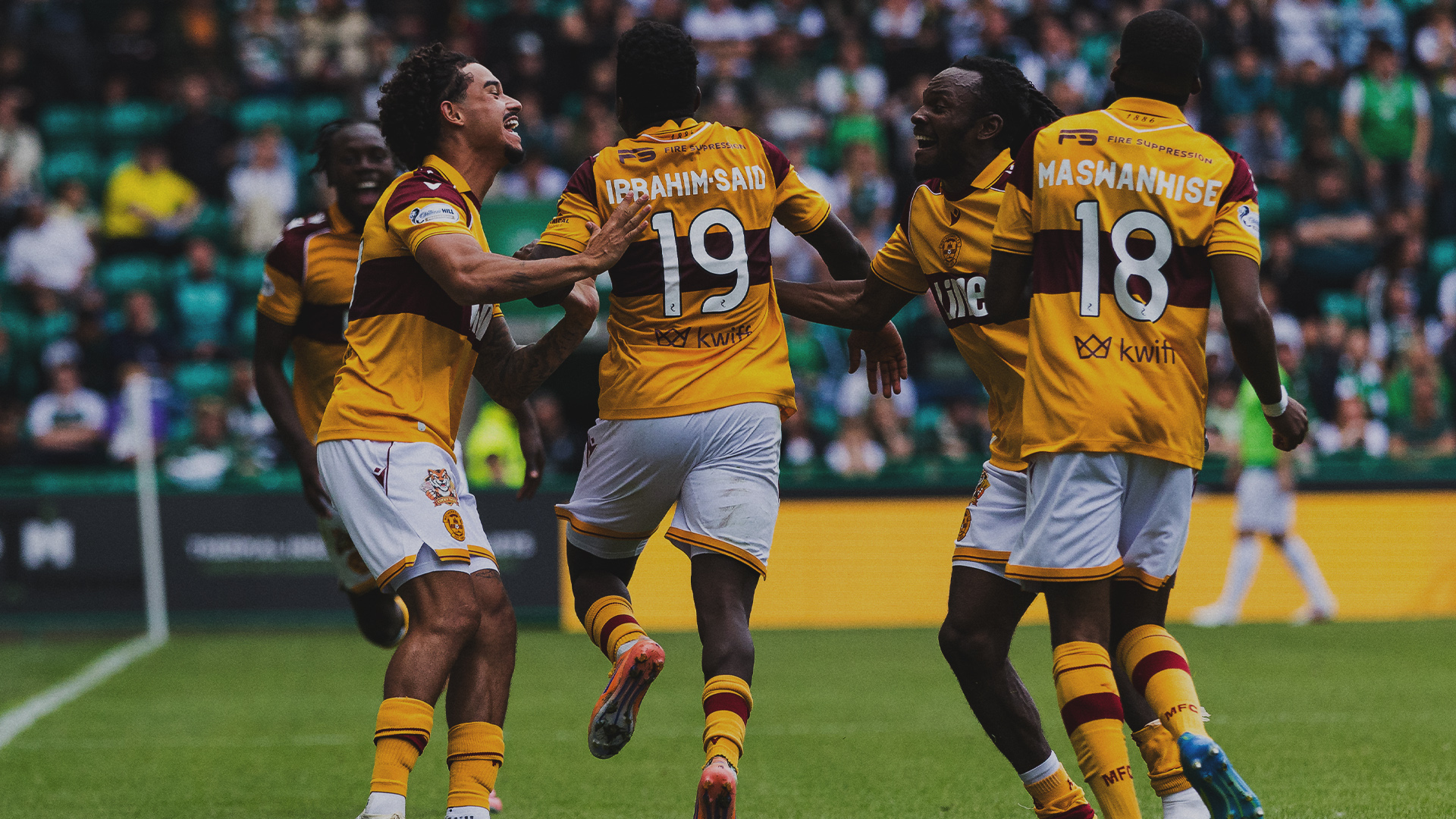 Kicking off the league in style // Hibernian 1-2 Motherwell