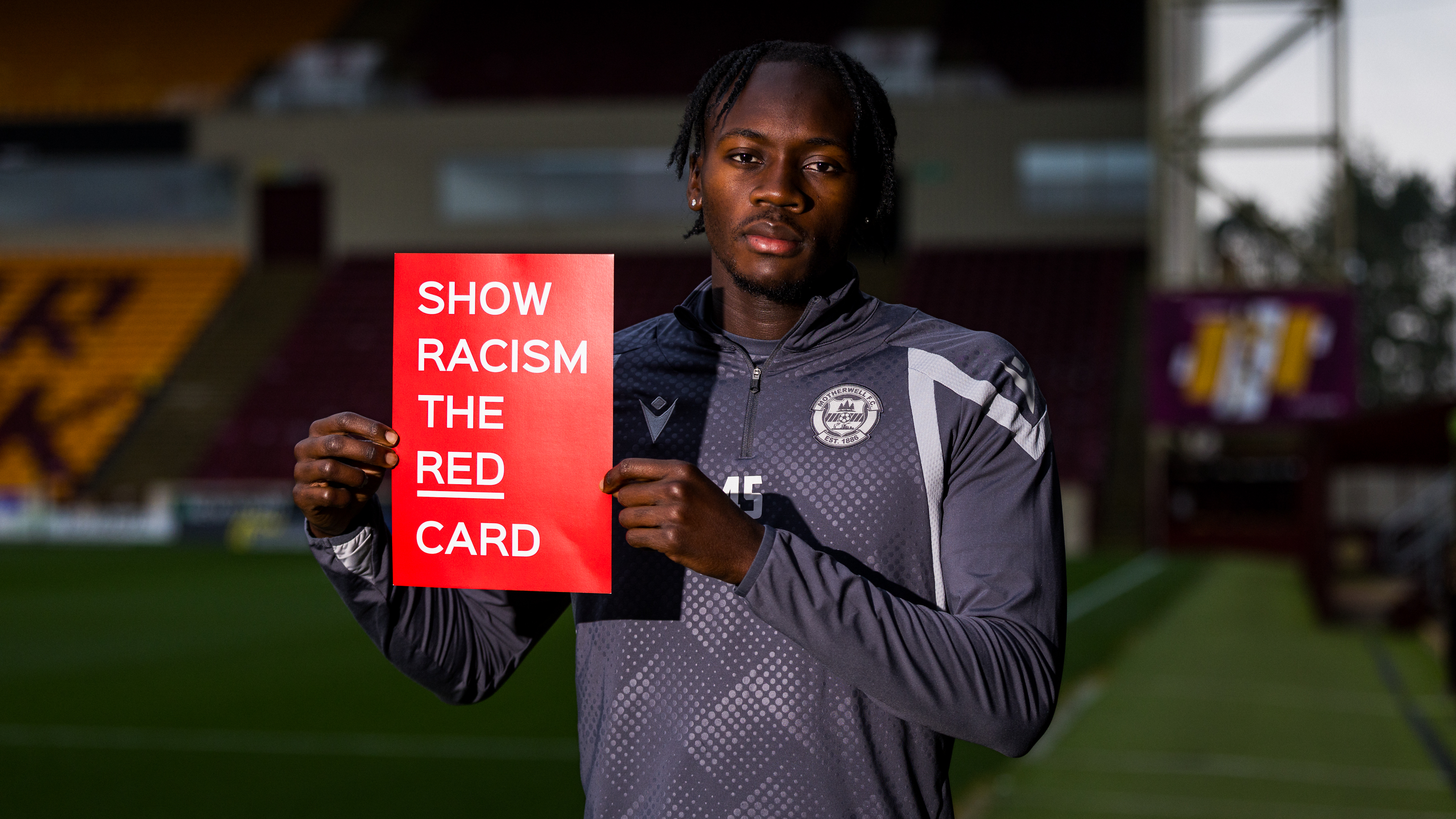 Emmanuel Longelo ahead of Hearts